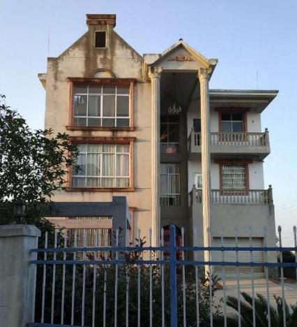 羅馬柱不要瞎用，看完這棟別墅才知道用錯(cuò)羅馬柱毀了整棟房