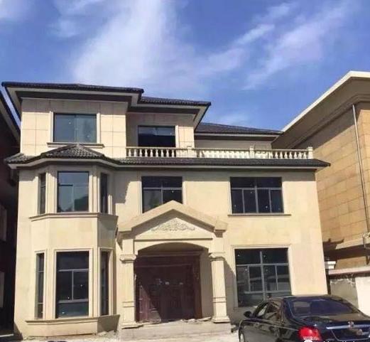 羅馬柱不要瞎用，看完這棟別墅才知道用錯(cuò)羅馬柱毀了整棟房