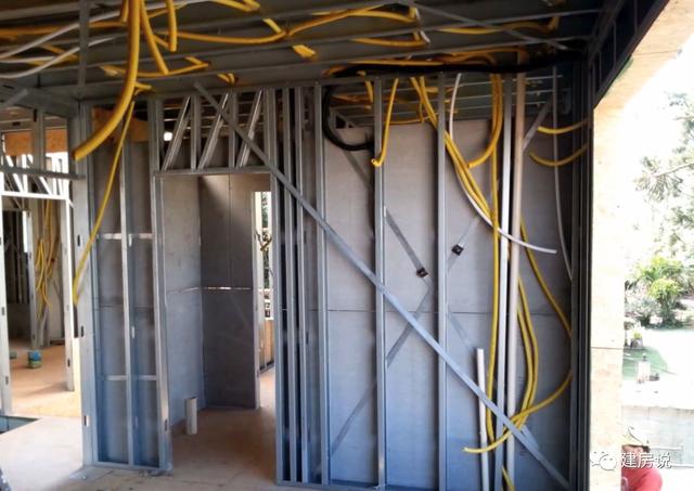 半個(gè)月蓋好一棟輕鋼別墅，看看國外都是怎么建房的！