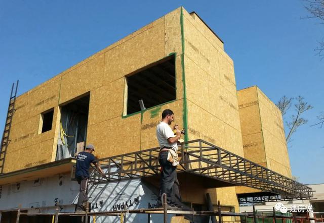 半個(gè)月蓋好一棟輕鋼別墅，看看國外都是怎么建房的！