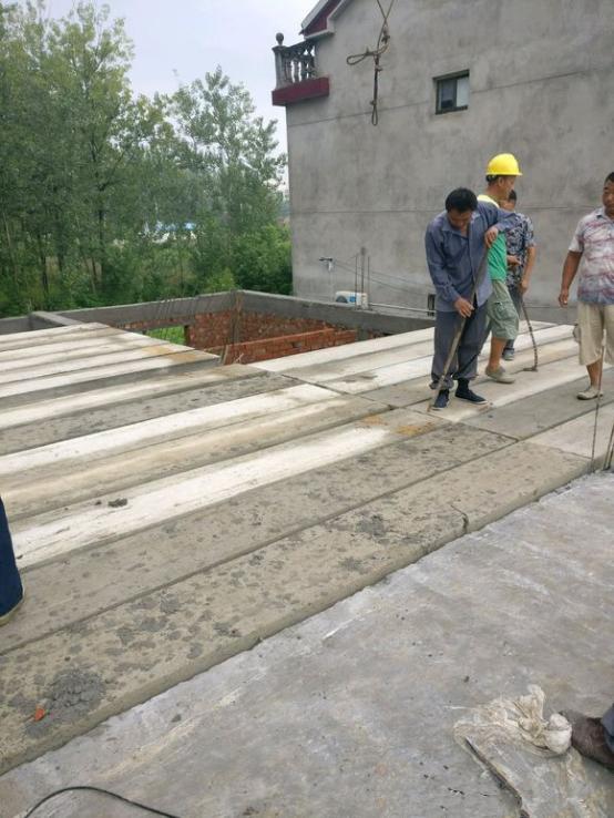 小伙20萬做三層自建房，看完施工過程誰還敢??？