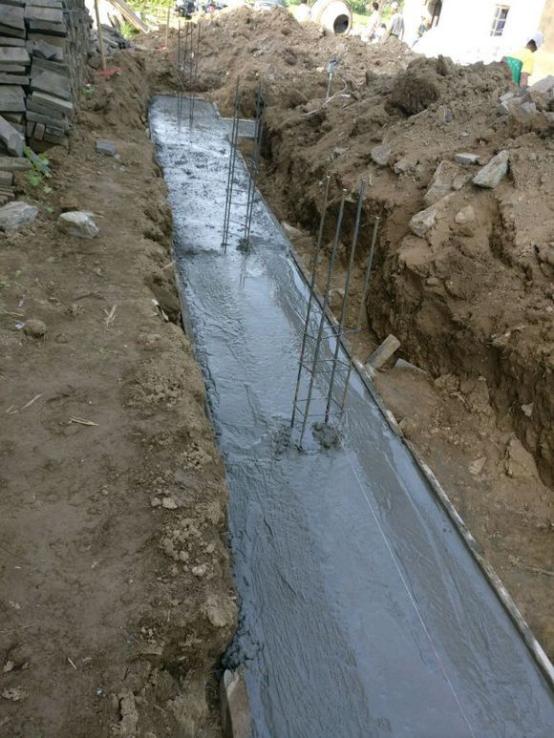 小伙20萬做三層自建房，看完施工過程誰還敢?。? src="/uploads/allimg/180514/15193S103-4.jpg" img_width="554" img_height="738" inline="0" style="box-sizing: border-box; -webkit-tap-highlight-color: transparent; border-style: none; max-width: 100%; display: block; margin: 10px auto;" /></p>
<p style="box-sizing: border-box; -webkit-tap-highlight-color: transparent; margin: 16px 0px; padding: 0px; color: rgb(34, 34, 34); font-family: "PingFang SC", "Hiragino Sans GB", "Microsoft YaHei", "WenQuanYi Micro Hei", "Helvetica Neue", Arial, sans-serif; font-size: 16px;"><img alt=