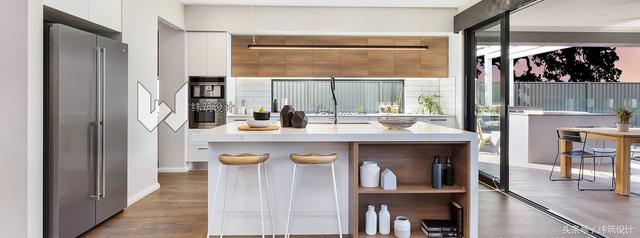 現(xiàn)代風(fēng)格兩層自建房設(shè)計(jì)圖，坡頂、平頂兩種戶型選擇