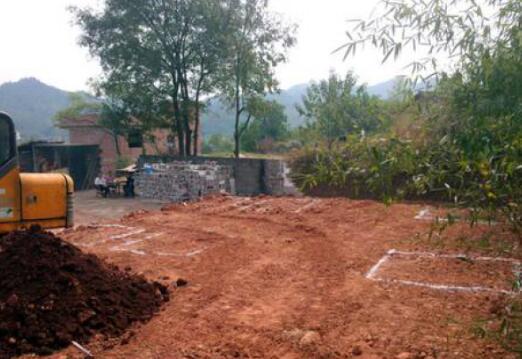 努力賺錢，為給爸媽一個養(yǎng)老的地方，農(nóng)村小伙18萬為父母建別墅！