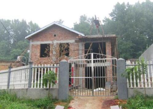 實拍農村小別墅建造全過程，只用了18萬！