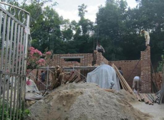 實拍農村小別墅建造全過程，只用了18萬！