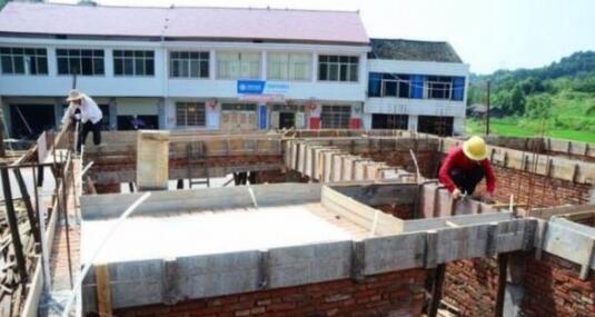 曬曬農村老爸自建小別墅，才花了25萬！