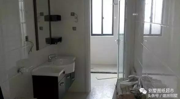 為我新落成的別墅，造了大部分農(nóng)村人都見過的小火灶！