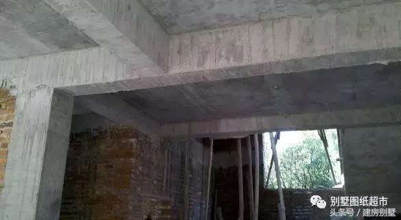 為我新落成的別墅，造了大部分農(nóng)村人都見過的小火灶！