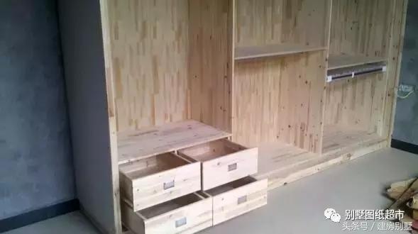 為我新落成的別墅，造了大部分農(nóng)村人都見過的小火灶！