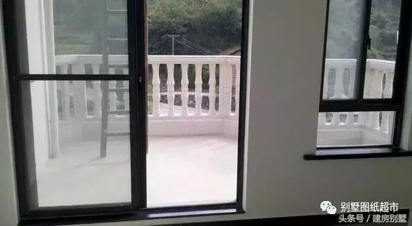 為我新落成的別墅，造了大部分農(nóng)村人都見過的小火灶！