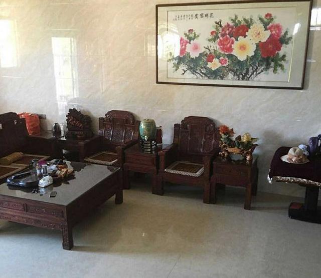 老公鄉(xiāng)下自蓋四層樓房，裝修堪比別墅棒呆了，特別喜歡陽臺！