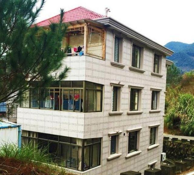 老爸花40W在農(nóng)村蓋這棟別墅，找我相親的姑娘都踏破門(mén)檻了！