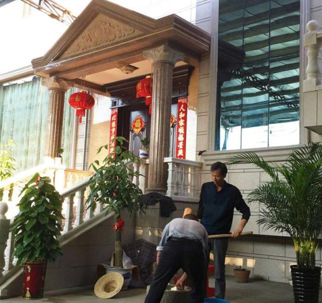 老爸花40W在農(nóng)村蓋這棟別墅，找我相親的姑娘都踏破門(mén)檻了！