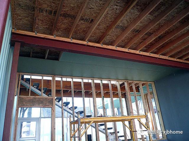 她用5個(gè)集裝箱，建起一棟絕美別墅！