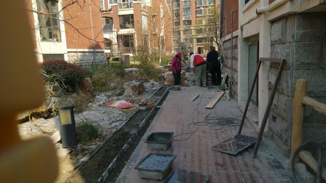 花了幾百萬買了別墅，發(fā)現(xiàn)開發(fā)商建的院子太差，自己從新建！