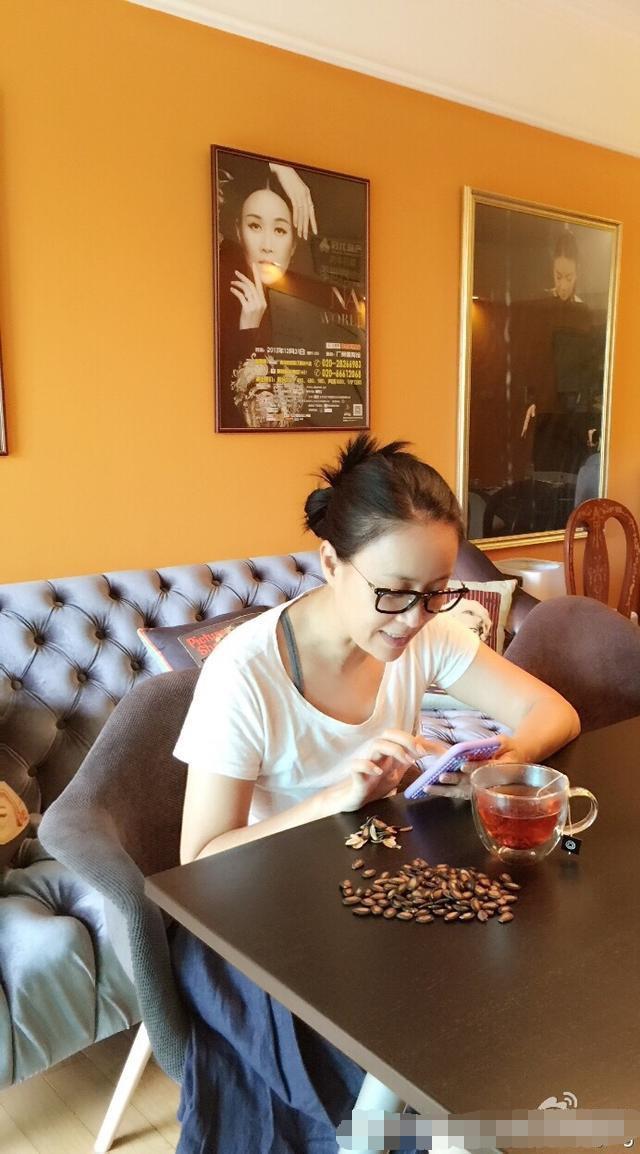 那英北京8000萬豪裝被扒，獨(dú)棟別墅裝修如“綠洲公園”！美膩！