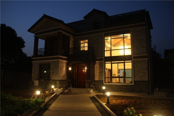 農(nóng)村小伙建了套新式別墅，居然比效果圖還好看！