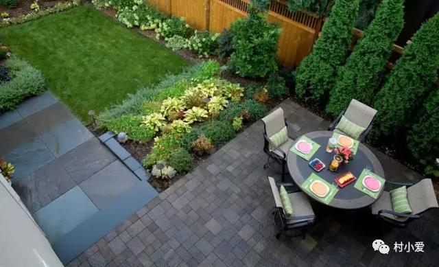 兄弟倆回家鄉(xiāng)自建雙拼別墅，有車庫有庭院，看完不信你不贊