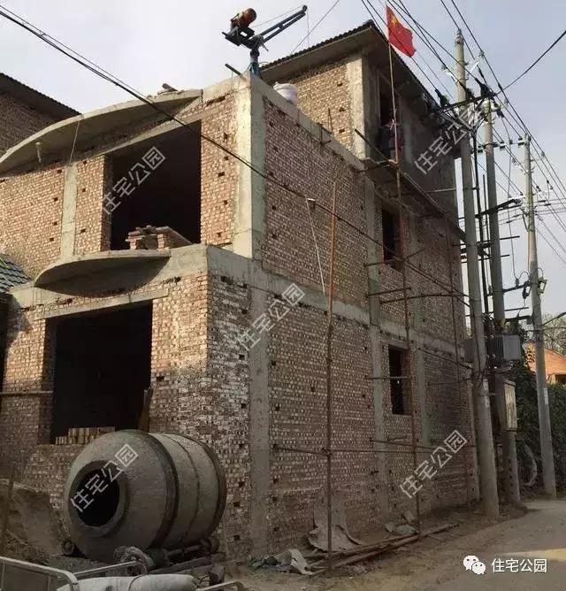 河南農(nóng)村40萬自建三層樓房，性價比讓人羨慕