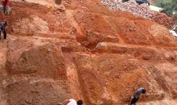 農(nóng)村自建房基礎(chǔ)施工這么做才能又穩(wěn)又安全，別再花冤枉錢了