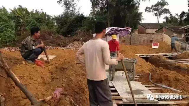 農(nóng)村自建房基礎(chǔ)施工這么做才能又穩(wěn)又安全，別再花冤枉錢了