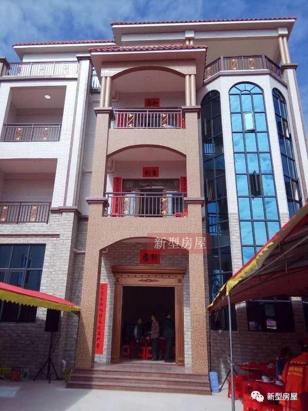 幾棟完工的農(nóng)村房屋實拍照片，一棟賽一棟的漂亮