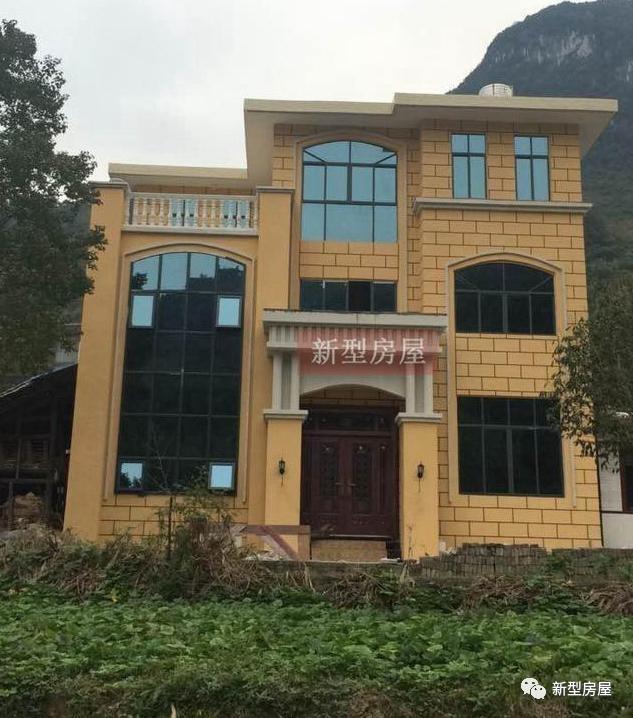 幾棟完工的農(nóng)村房屋實拍照片，一棟賽一棟的漂亮