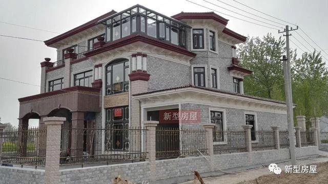 幾棟完工的農(nóng)村房屋實拍照片，一棟賽一棟的漂亮