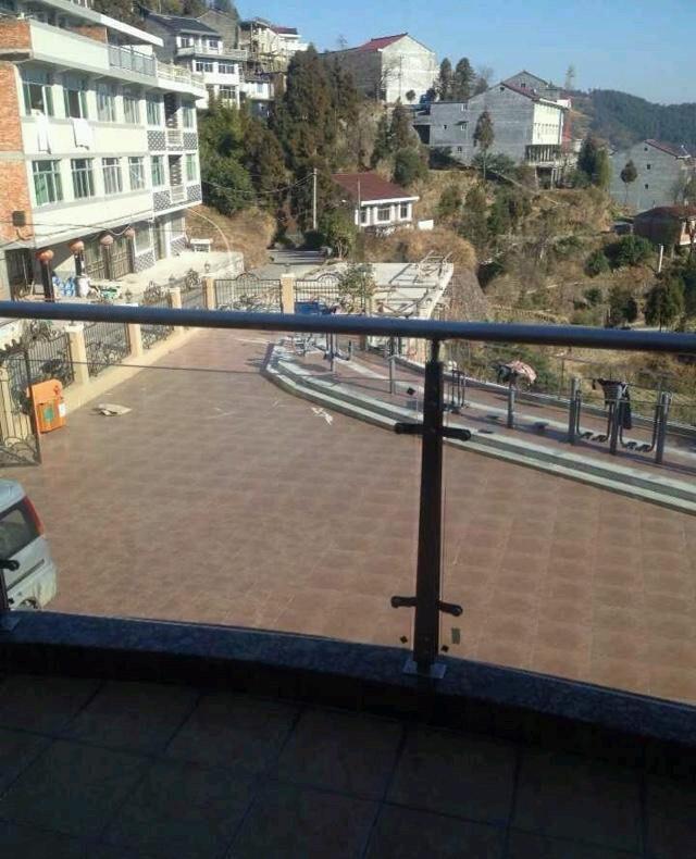 曬曬我家2000平山村小別墅，光裝修花了200多萬！