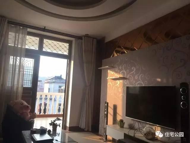 父子二人攜手設(shè)計(jì)圖紙，60萬(wàn)建舒適別墅！