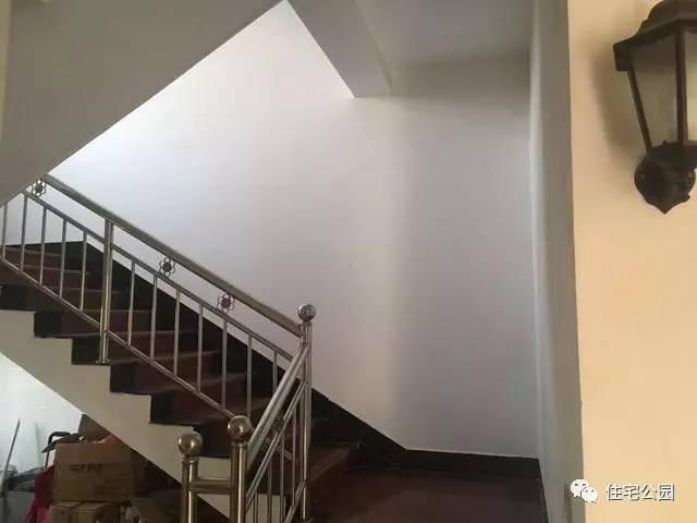 父子二人攜手設(shè)計(jì)圖紙，60萬(wàn)建舒適別墅！