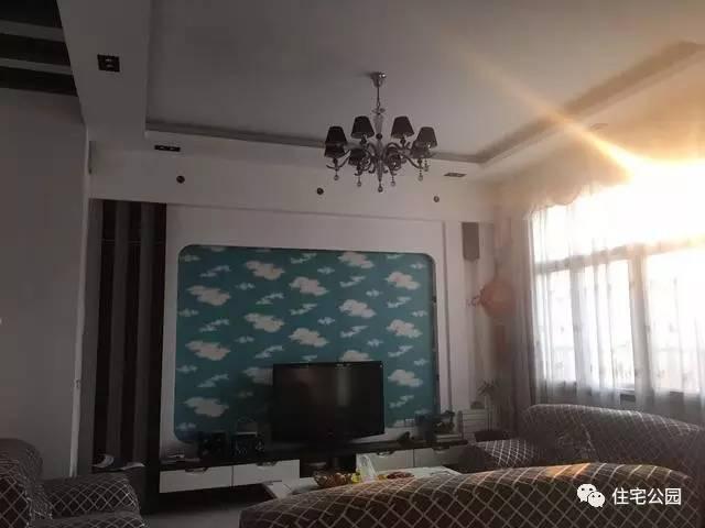 父子二人攜手設(shè)計(jì)圖紙，60萬(wàn)建舒適別墅！