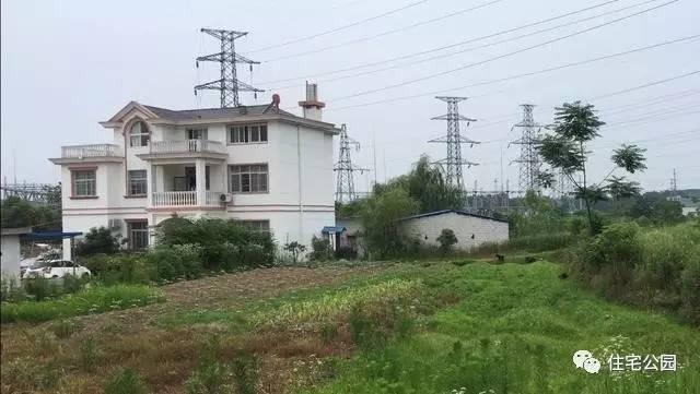 父子二人攜手設(shè)計(jì)圖紙，60萬(wàn)建舒適別墅！