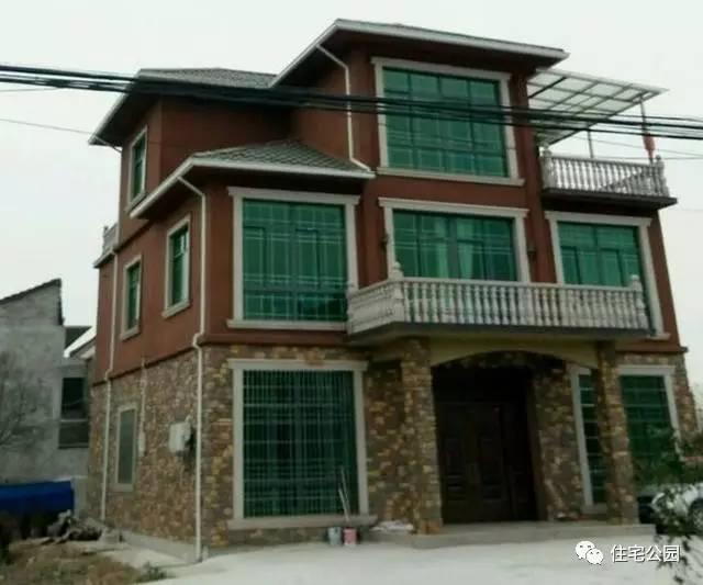 實拍農(nóng)村人30萬自建別墅，城里人看了都羨慕這樣的房子！