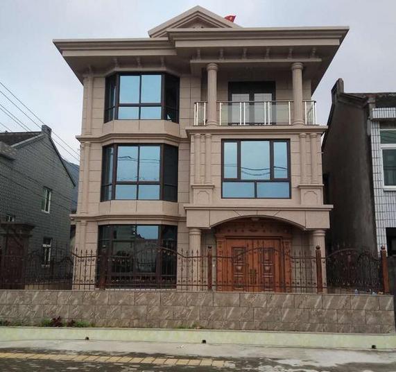 農(nóng)村土豪蓋別墅，城里人見了都說“牛掰”！