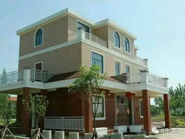 12X10米農(nóng)村3層別墅，35萬蓋成這樣，值不值？