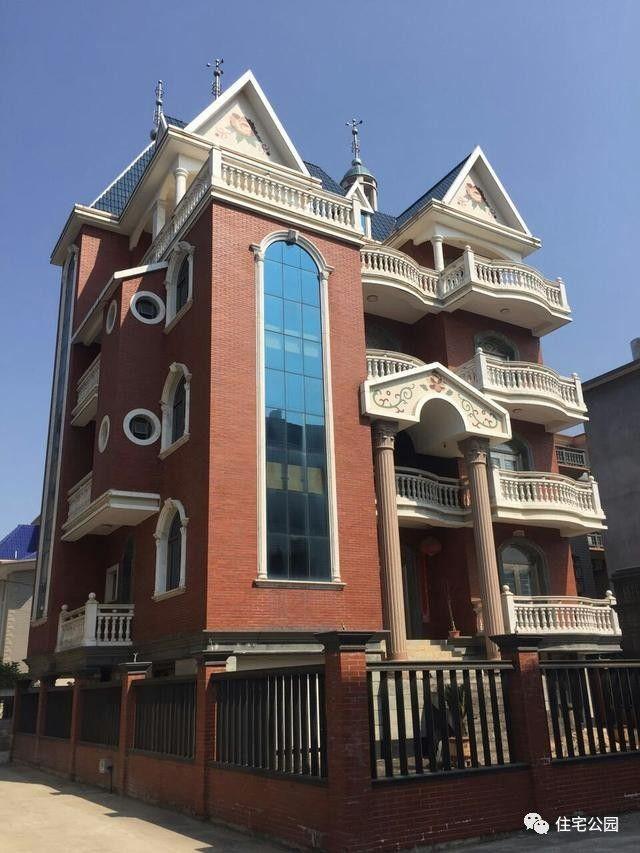 網(wǎng)友實(shí)拍現(xiàn)代農(nóng)村生活，有房有車(chē)有別墅，羨慕嗎？