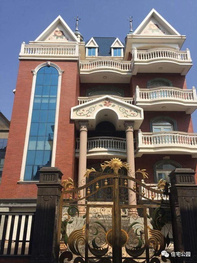 網(wǎng)友實(shí)拍現(xiàn)代農(nóng)村生活，有房有車(chē)有別墅，羨慕嗎？