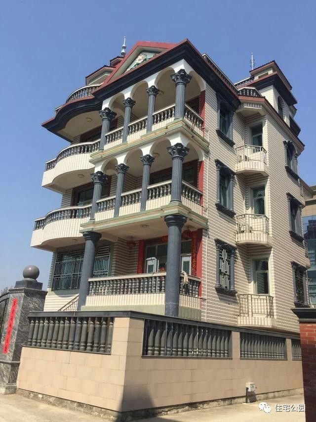 網(wǎng)友實(shí)拍現(xiàn)代農(nóng)村生活，有房有車(chē)有別墅，羨慕嗎？