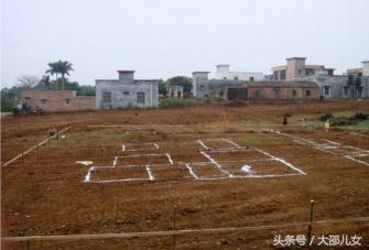 每人30萬建兩棟大別墅，城里人都嫉妒！