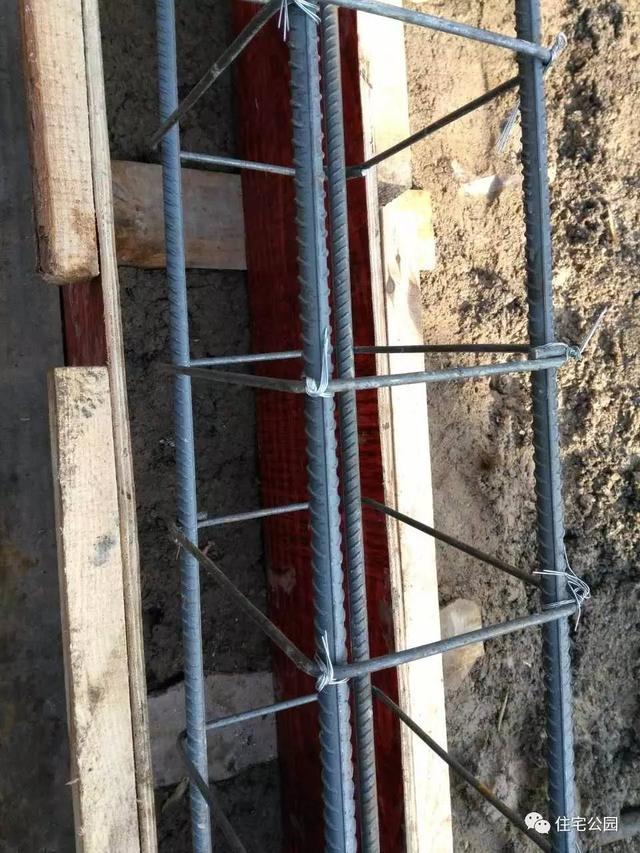 基礎被大雨泡透，圈梁又尺寸太小，我這三層別墅該怎么辦？