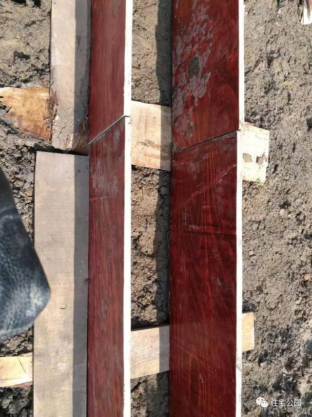 基礎被大雨泡透，圈梁又尺寸太小，我這三層別墅該怎么辦？