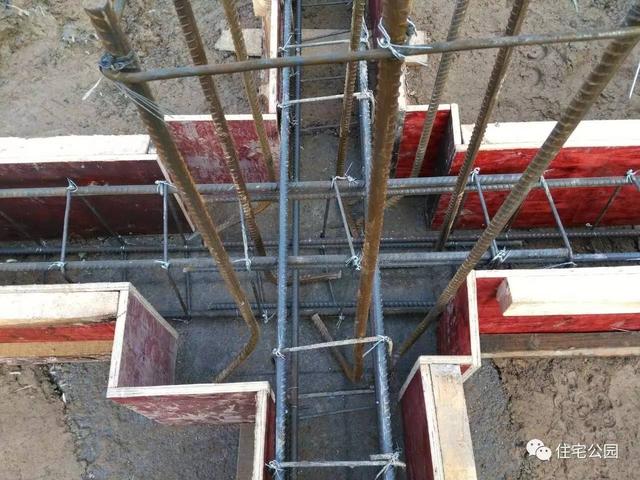 基礎被大雨泡透，圈梁又尺寸太小，我這三層別墅該怎么辦？