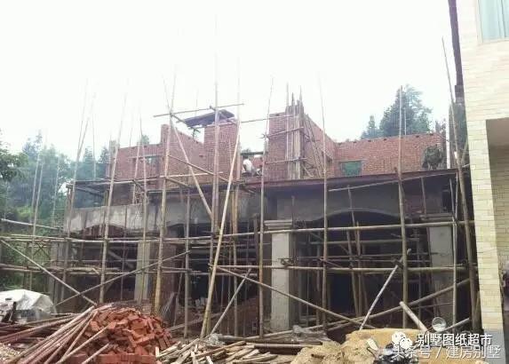 26萬(wàn)做成的二層小別墅，在農(nóng)村建一棟小別墅并不難