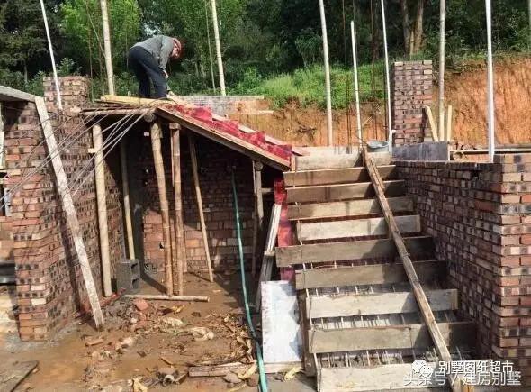 26萬(wàn)做成的二層小別墅，在農(nóng)村建一棟小別墅并不難