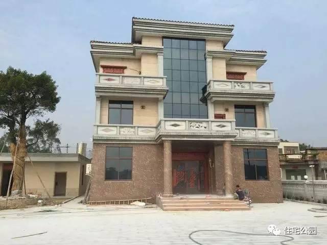 農(nóng)村朋友曬別墅12X10米，380平，多少錢能建成？