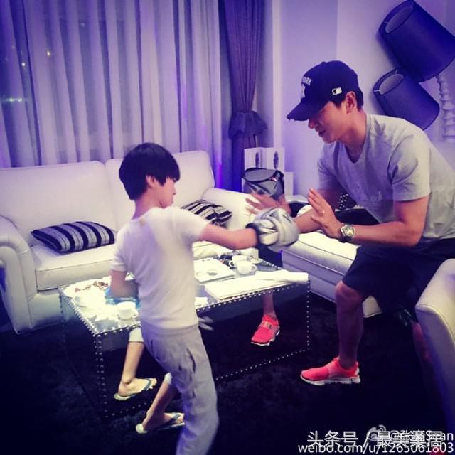 天天爸張亮大別墅裝修如此宜居 那么會(huì)做飯 真是模特界一股清涼