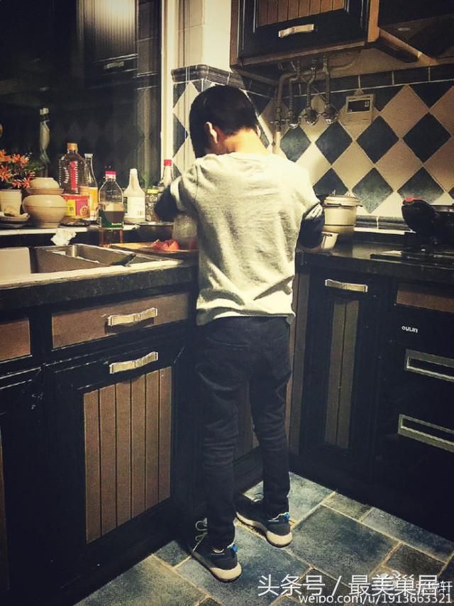 天天爸張亮大別墅裝修如此宜居 那么會(huì)做飯 真是模特界一股清涼