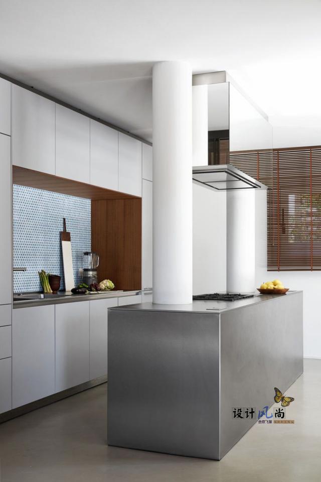 意大利石頭與木頭結(jié)合的鄉(xiāng)村別墅